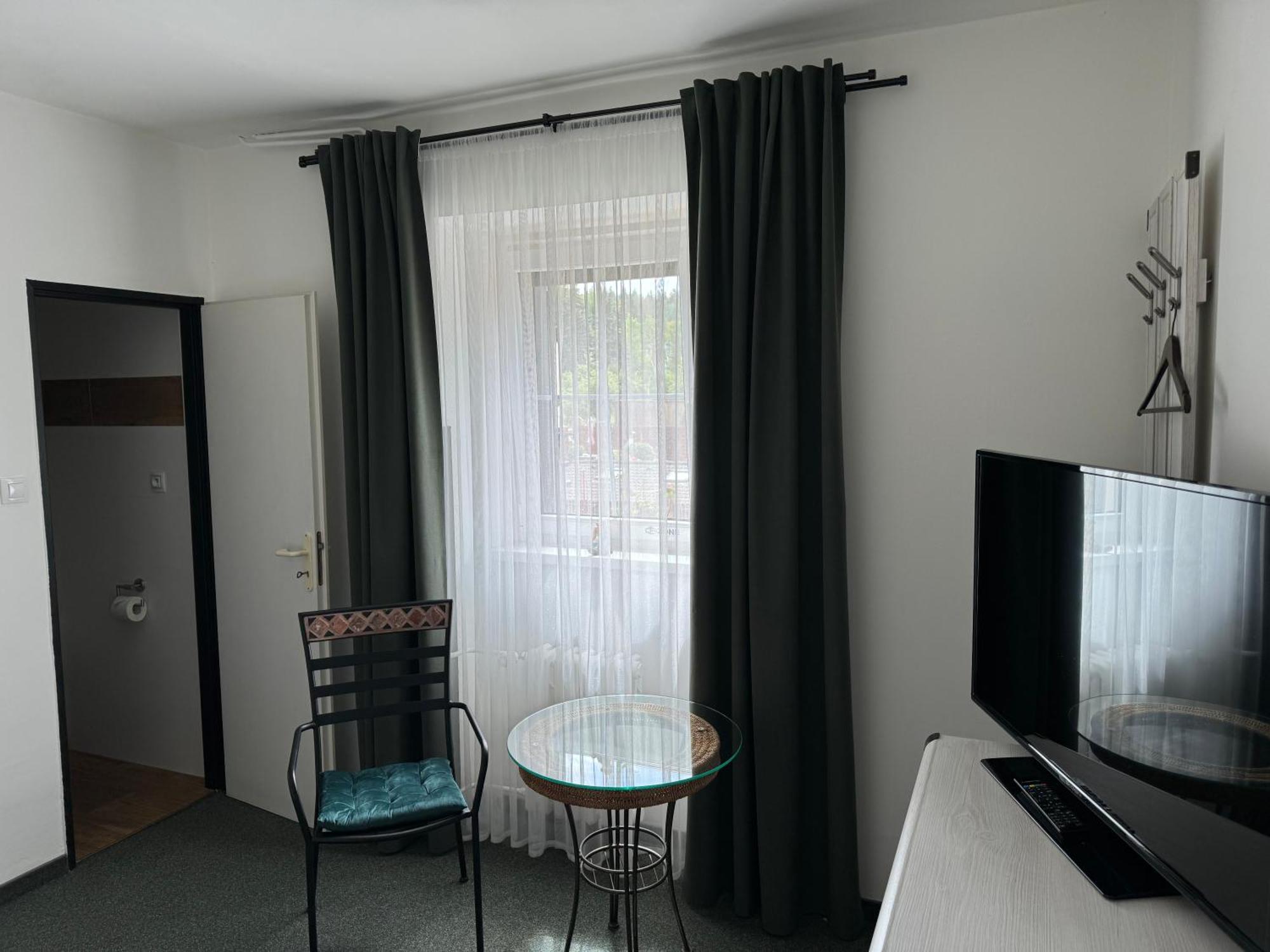 Pension U Draka Karlsbad Buitenkant foto