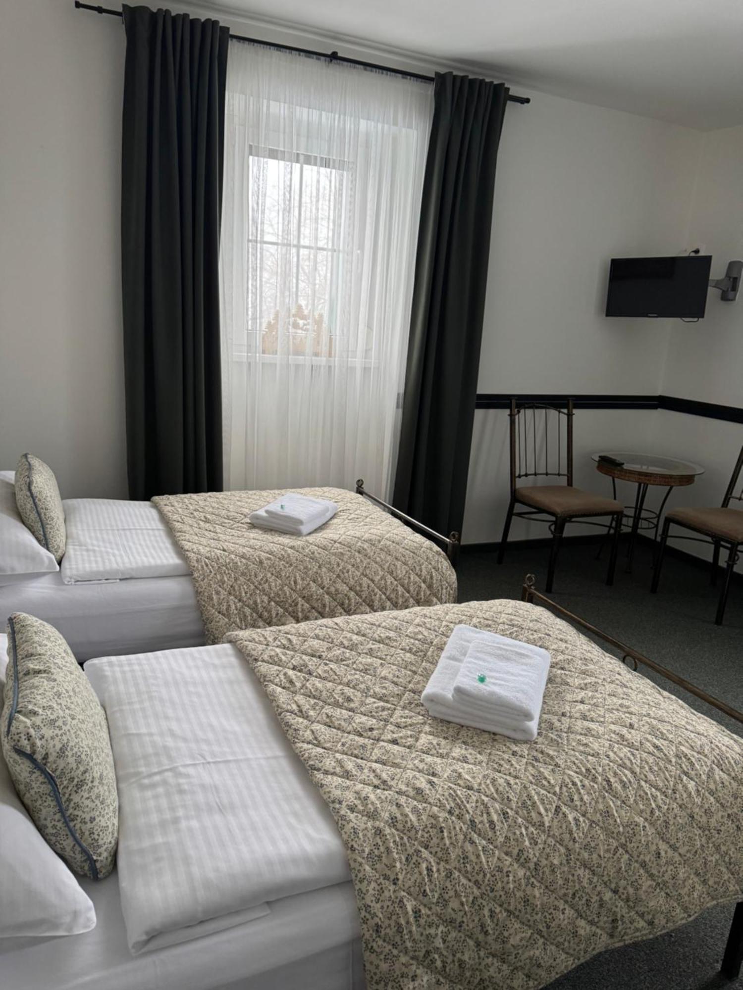 Pension U Draka Karlsbad Buitenkant foto